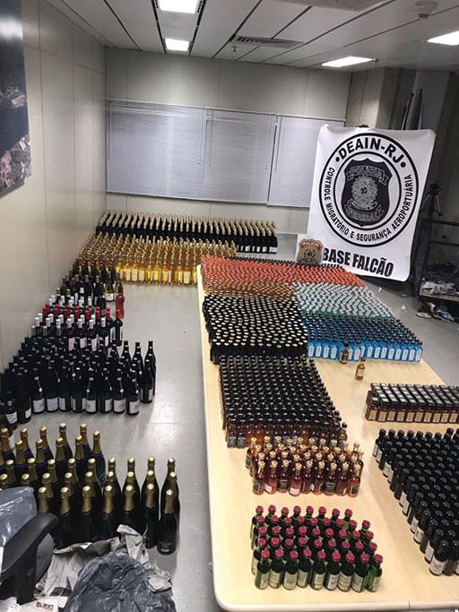 Bottles stolen from aircraft by catering truck drivers at Rio de Janeiro International Airport