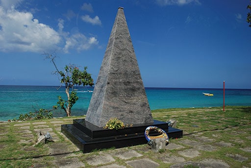 Memorial to Cubana Flight 455 bombing in Bridgetown, Barbados (Credit: Bernd-Christian Fuhrmann)